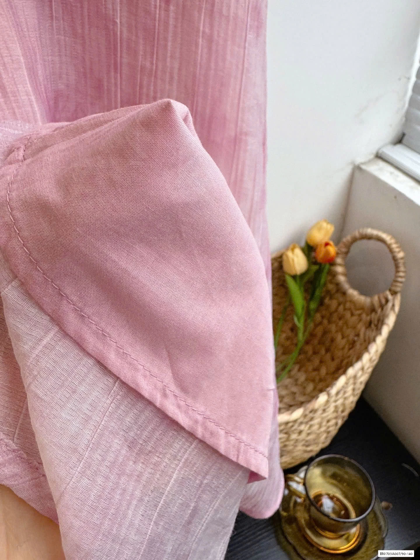 ĐẦM CỔ YẾM GẮN HOA HỒNG