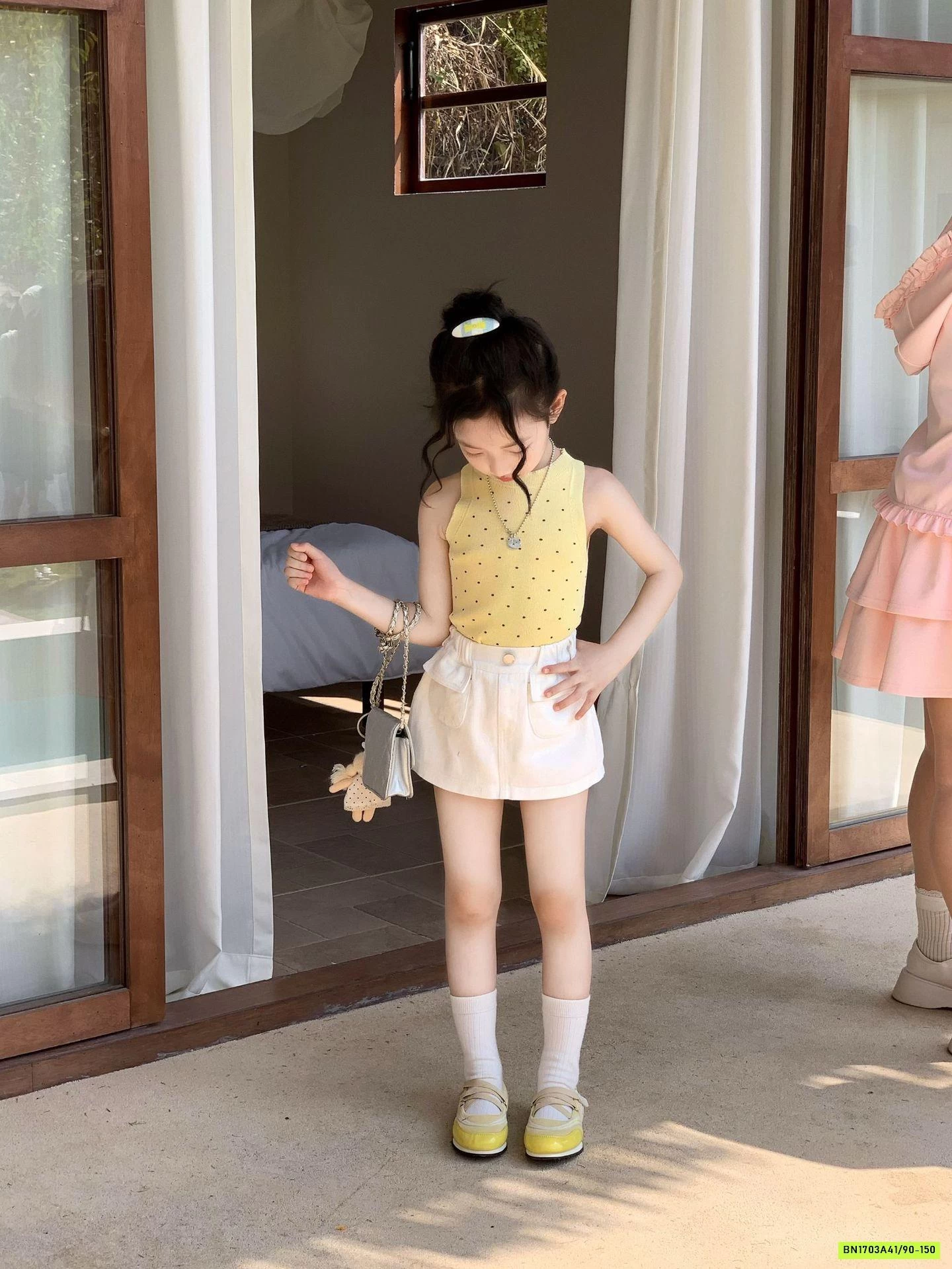 ÁO YẾM CHẤM BI MIX CV TRẮNG