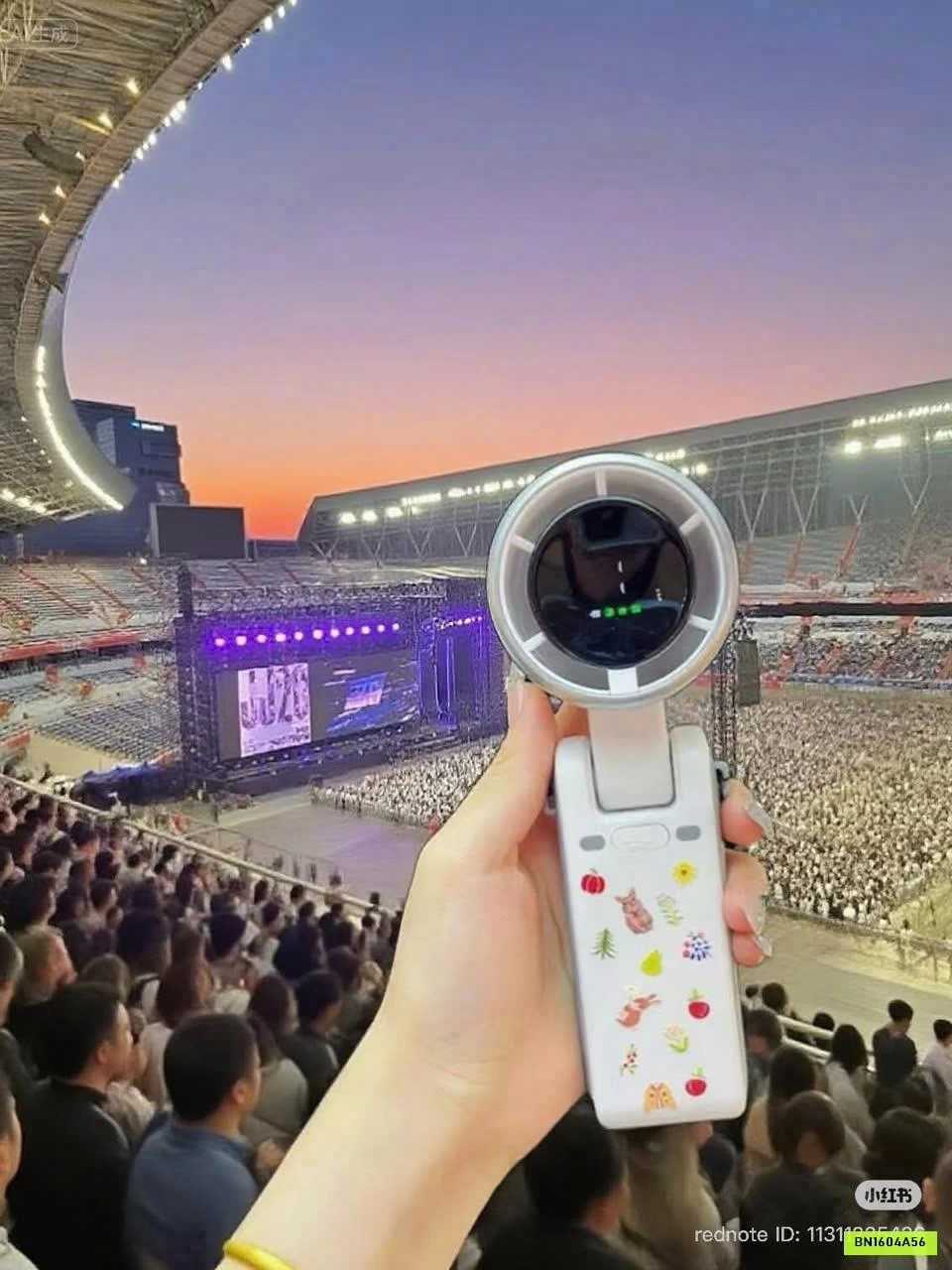 QUẠT MINI GẤP GỌN ĐEO CỔ