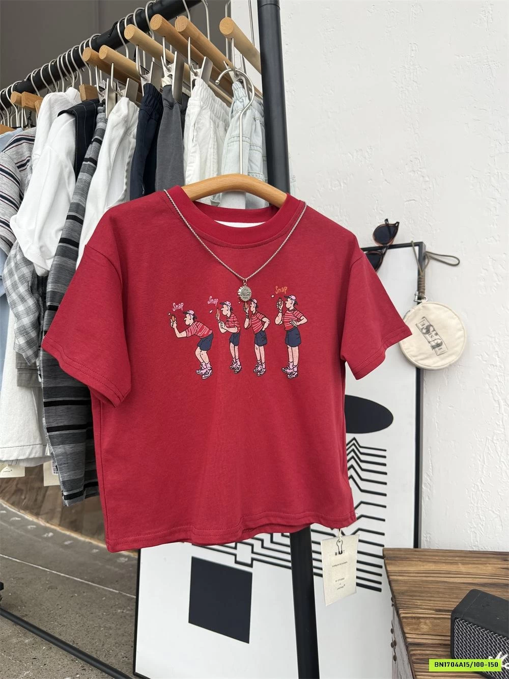 ÁO THUN ĐỎ IN HÌNH ĐỘI CỔ VŨ