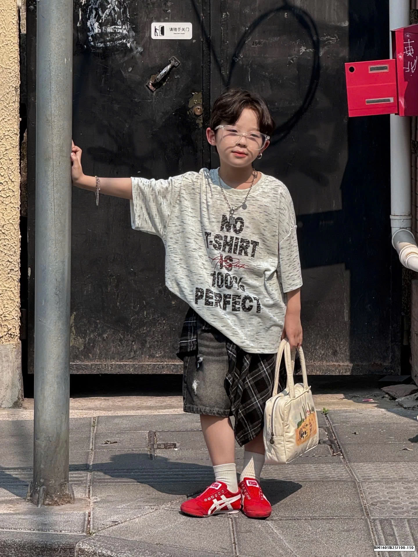 ÁO THUN CHỮ THỜI TRANG