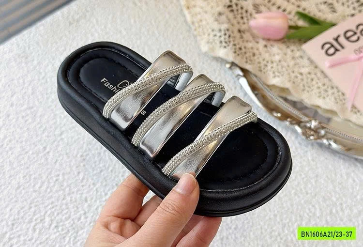 DÉP LÊ QUAI BẠC PHỐI ĐÁ