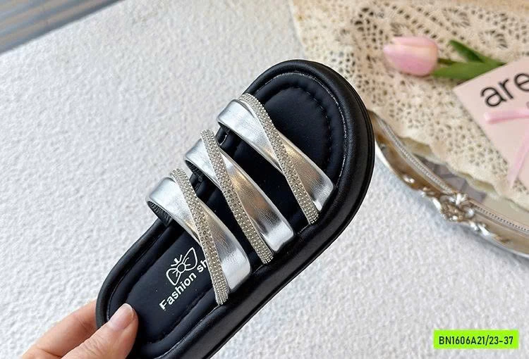 DÉP LÊ QUAI BẠC PHỐI ĐÁ