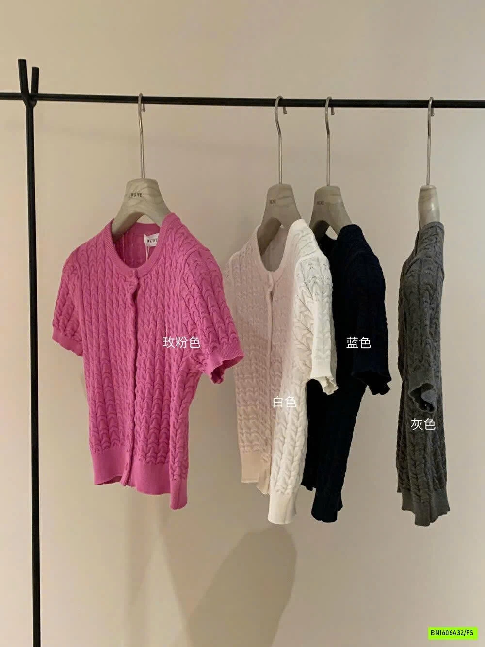 MONTOGHI LOGO NGỰA WG.WE