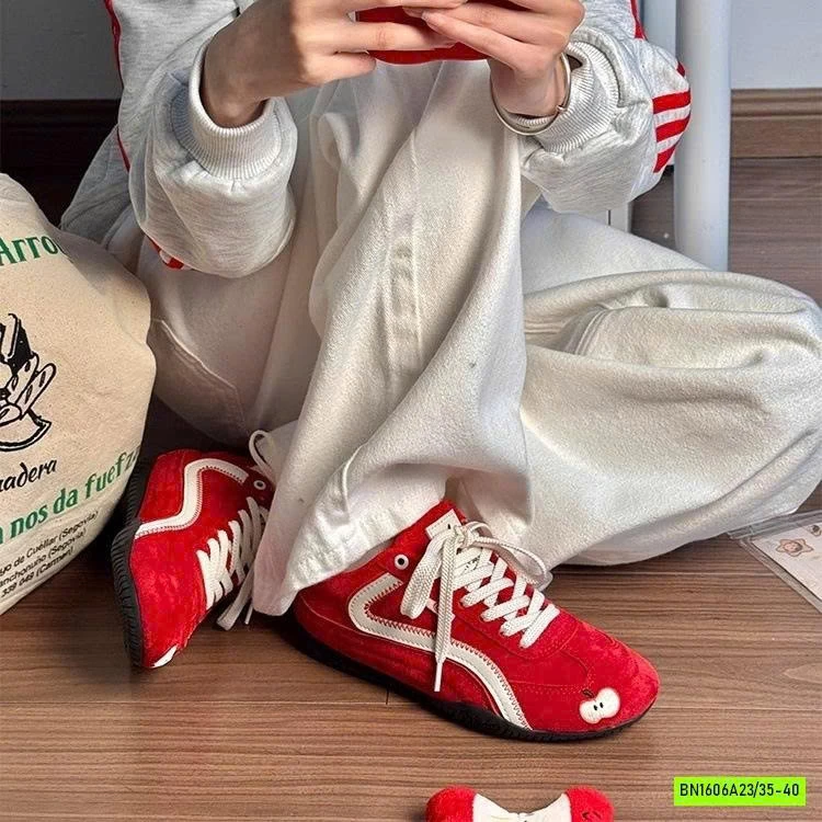 GIÀY TT ĐỎ THÊU TÁO