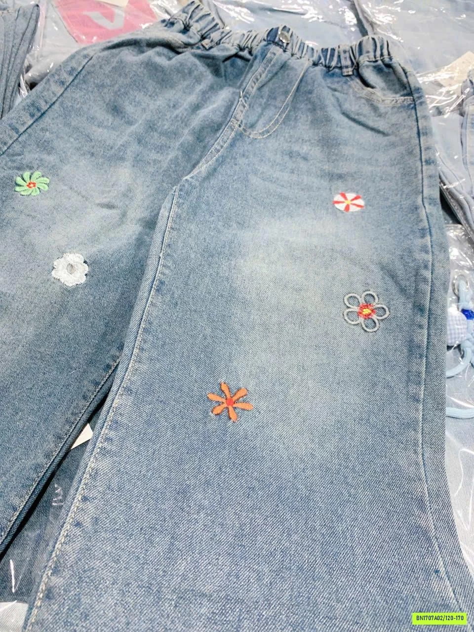 BST JEANS BAGGY BÉ GÁI