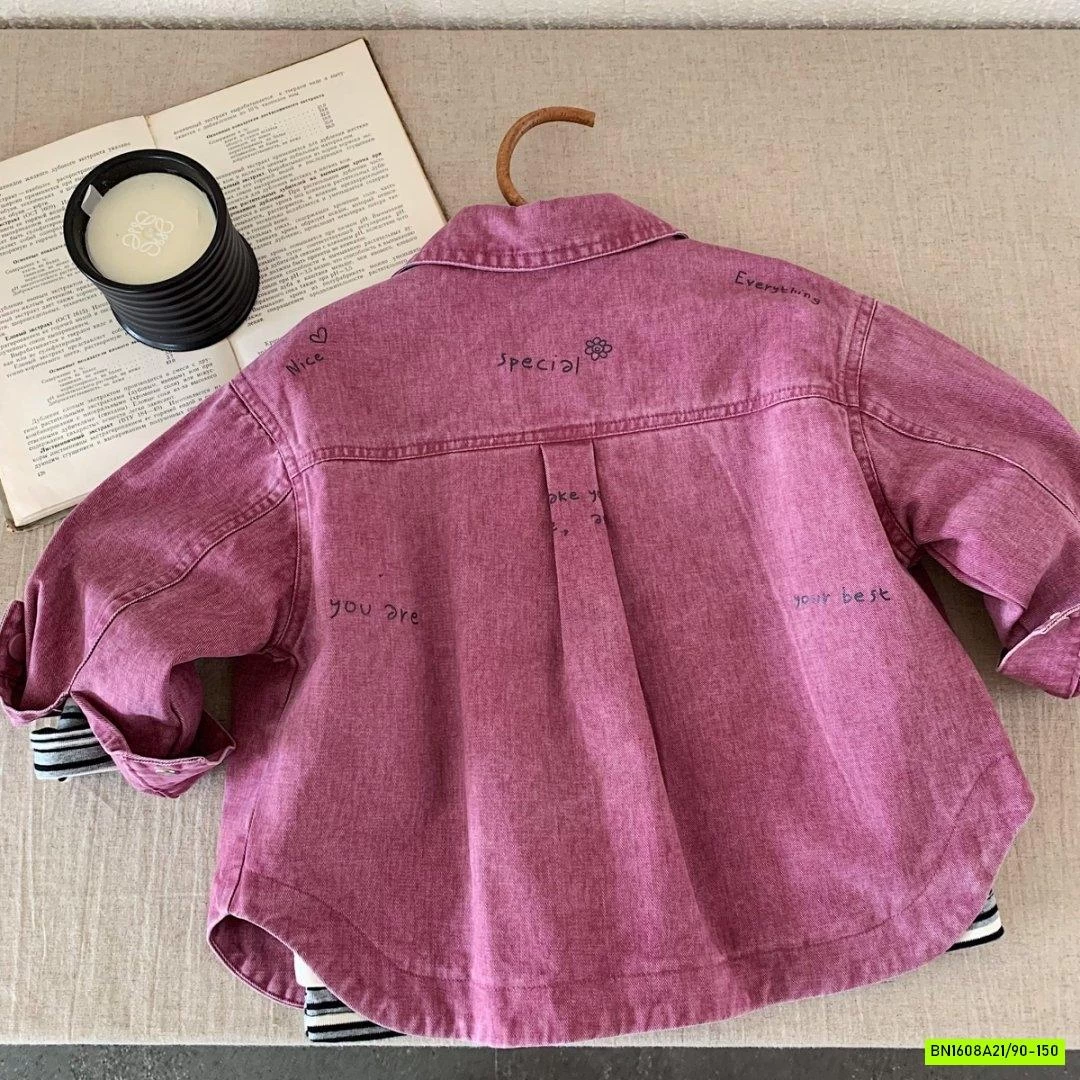 KHOÁC DENIM TÚI NGỰC HỒNG TÍM