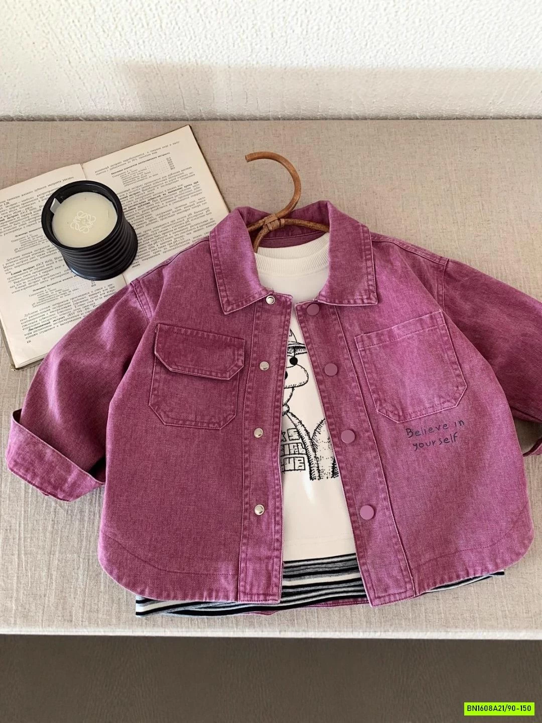 KHOÁC DENIM TÚI NGỰC HỒNG TÍM