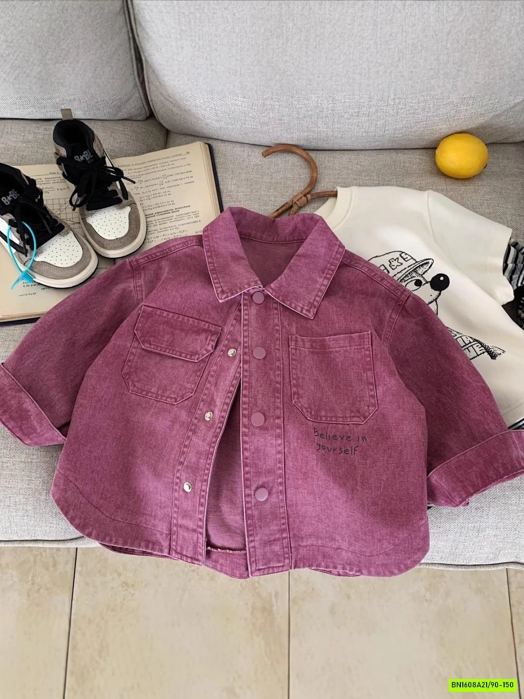 KHOÁC DENIM TÚI NGỰC HỒNG TÍM