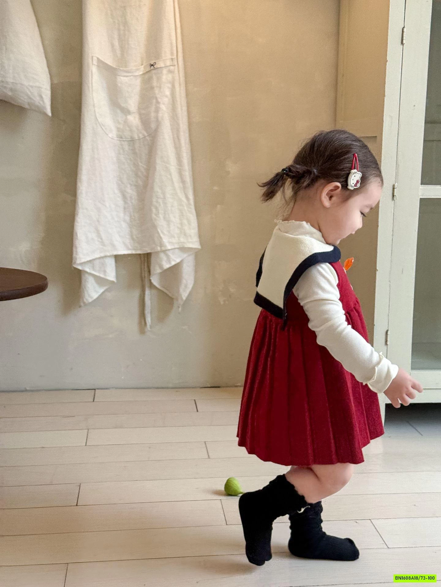 ĐẦM LEN ĐỎ K.itt.y CHÂN LY