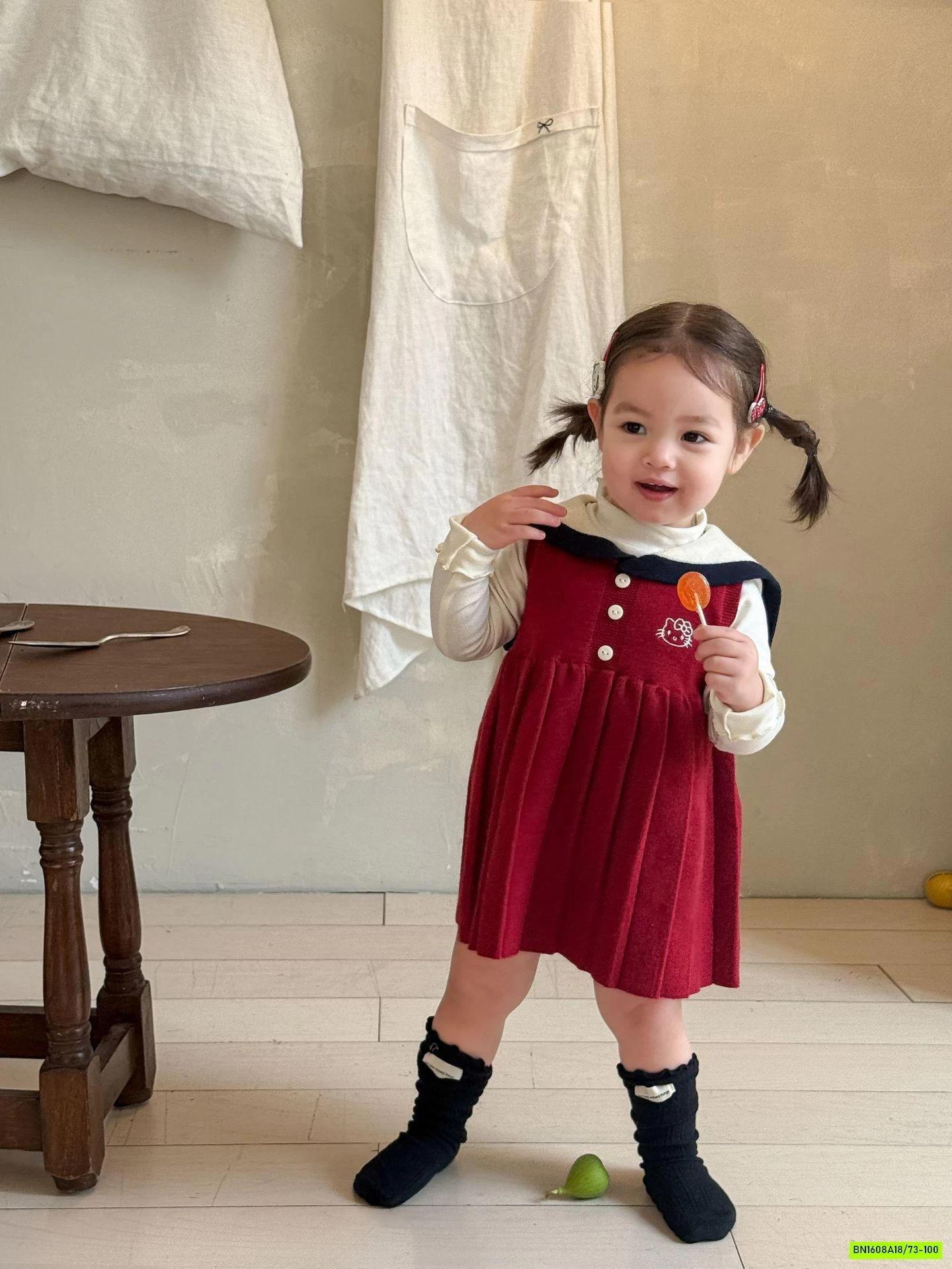 ĐẦM LEN ĐỎ K.itt.y CHÂN LY