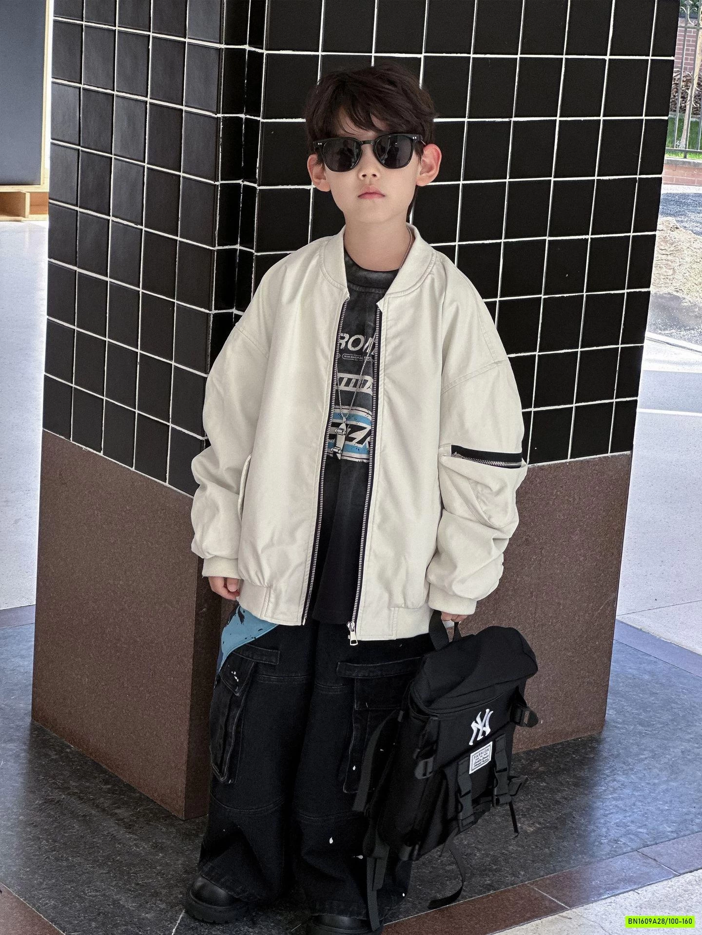 KHOÁC BOMBER KHÓA TAY CÁ TÍNH