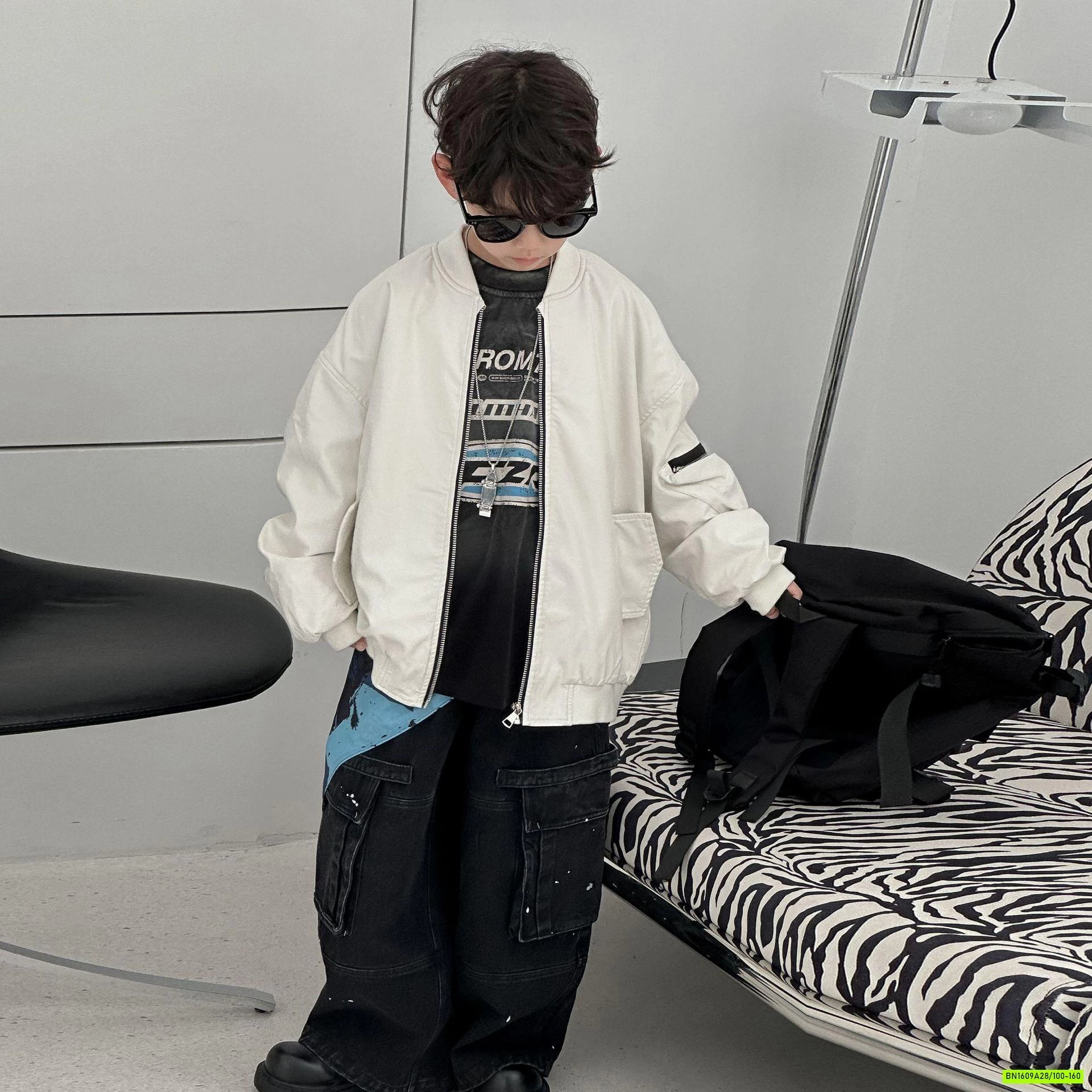 KHOÁC BOMBER KHÓA TAY CÁ TÍNH