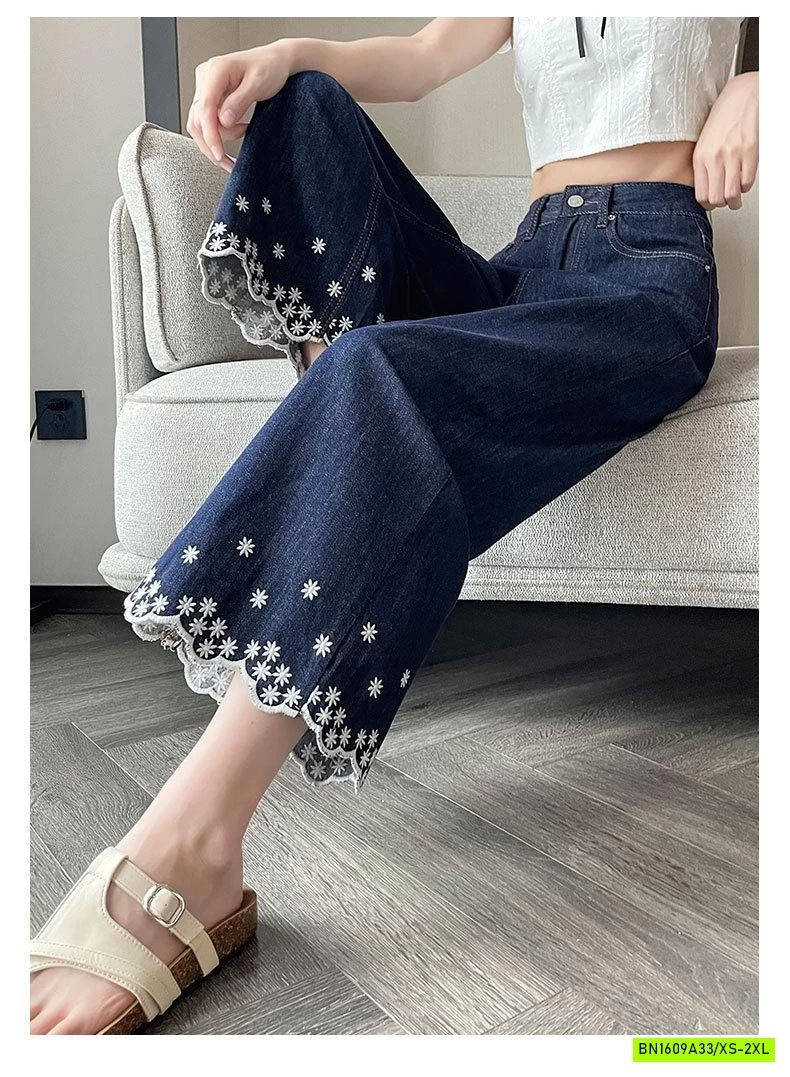 JEANS SUÔNG GẤU THÊU HOA