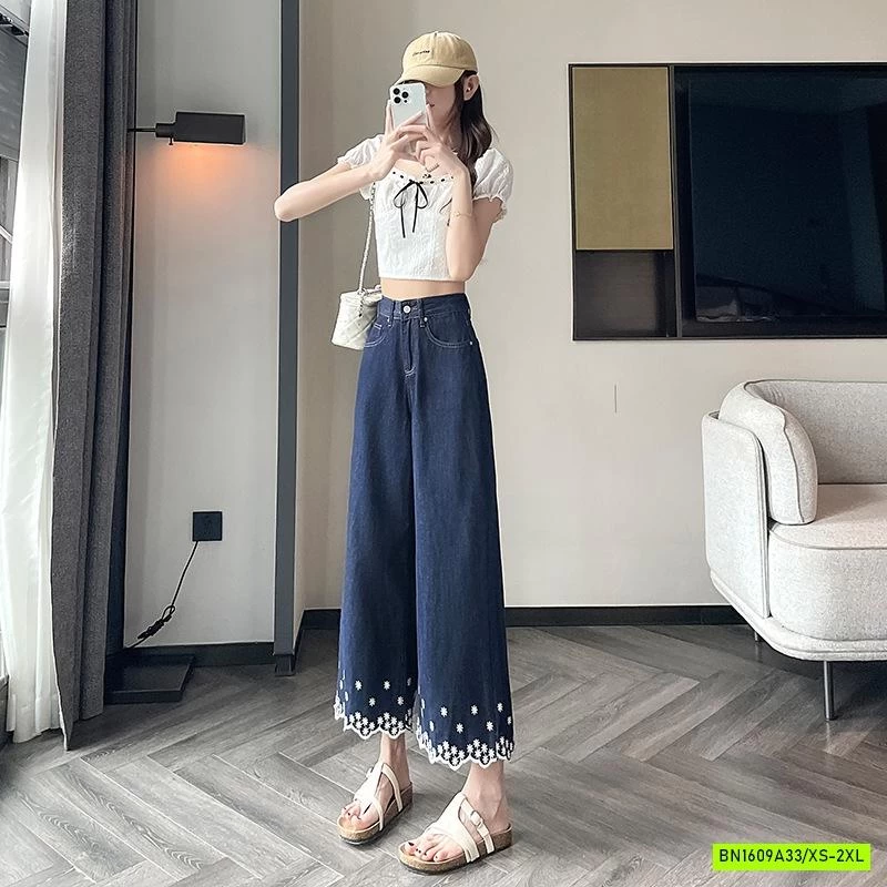 JEANS SUÔNG GẤU THÊU HOA