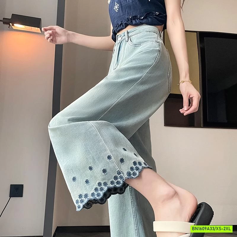 JEANS SUÔNG GẤU THÊU HOA