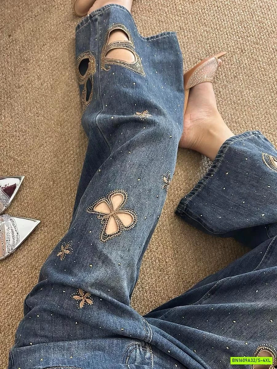 QUẦN JEANS SUÔNG THÊU BƯỚM