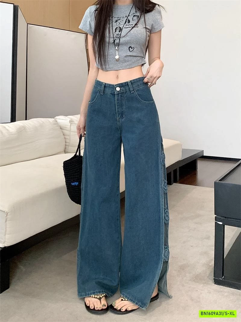 JEANS SUÔNG GẮN HOA HỌC BÊN