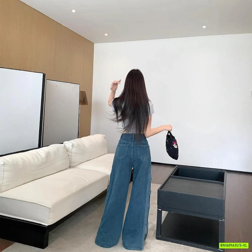 JEANS SUÔNG GẮN HOA HỌC BÊN