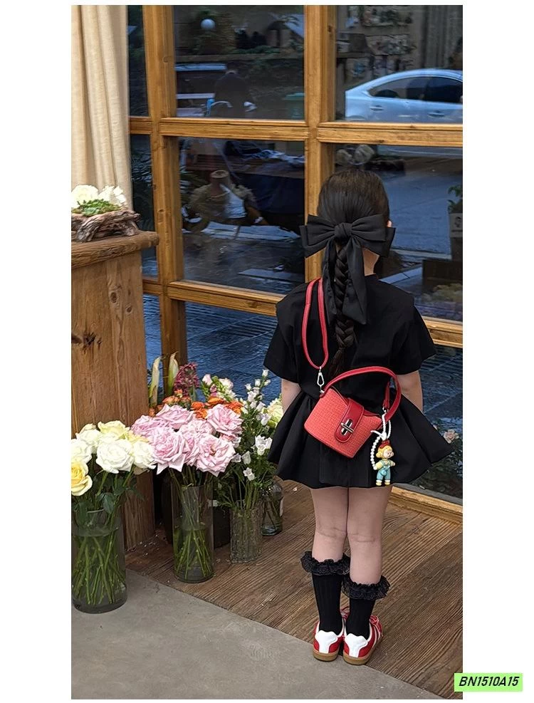 TÚI XÁCH DẠ BẢN VUÔNG KÈM MÓC