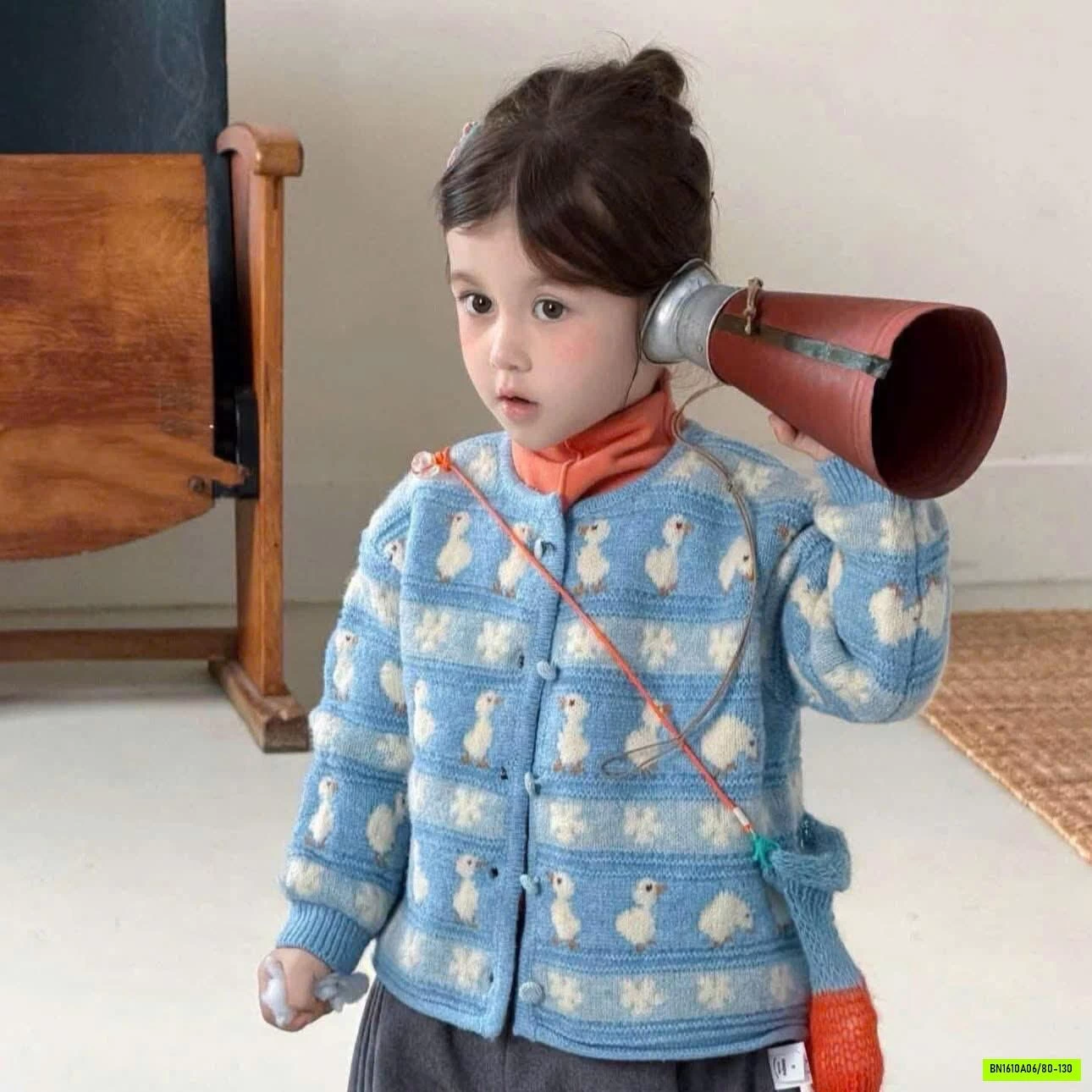 KHOÁC LEN XANH CHÚ VỊT CON