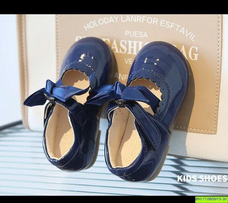 GIÀY DA BÓNG QUỐC DÂN