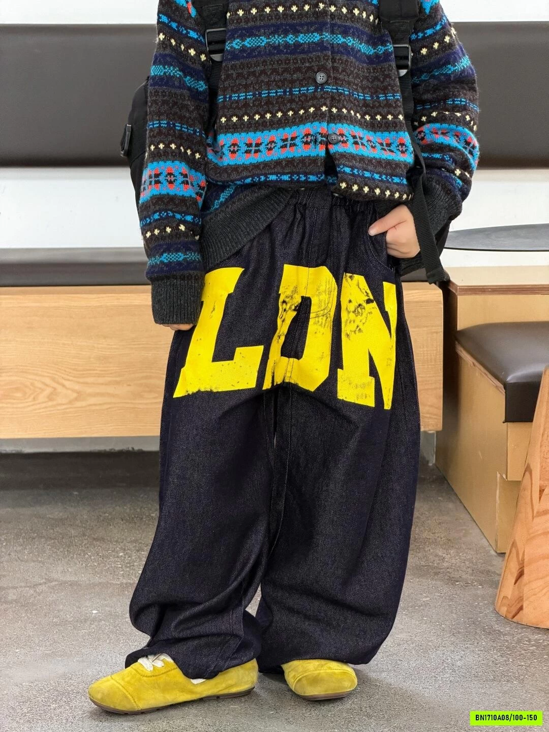 DENIM IN CHỮ VÀNG ĐỘC LẠ