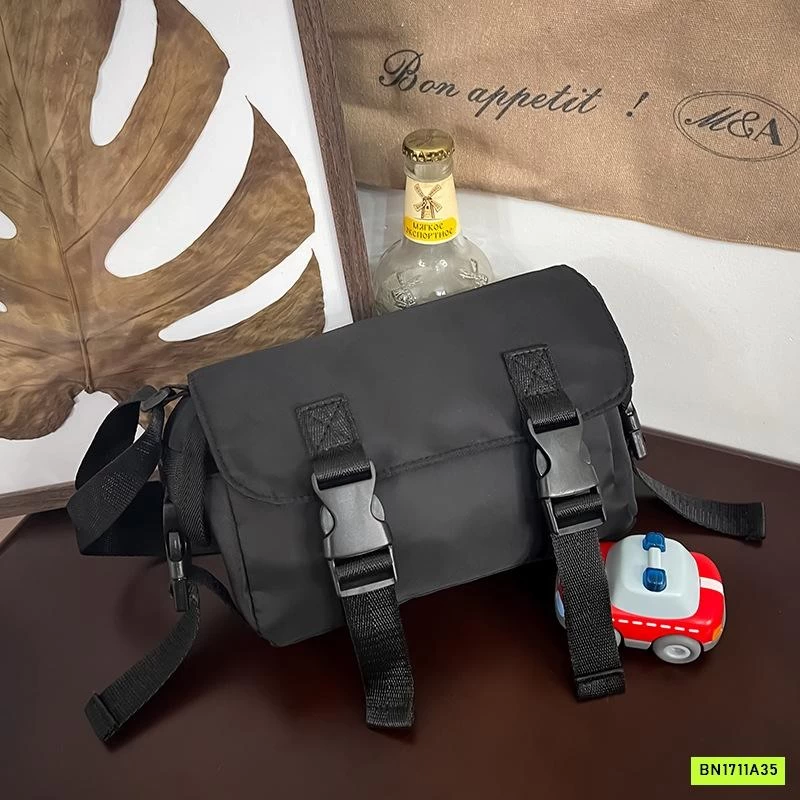 TÚI TRỐNG ĐEN ĐEO CHÉO