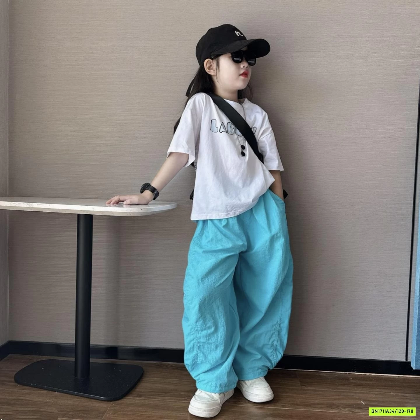 ÁO THUN TRẮNG MIX QUẦN GIÓ XANH