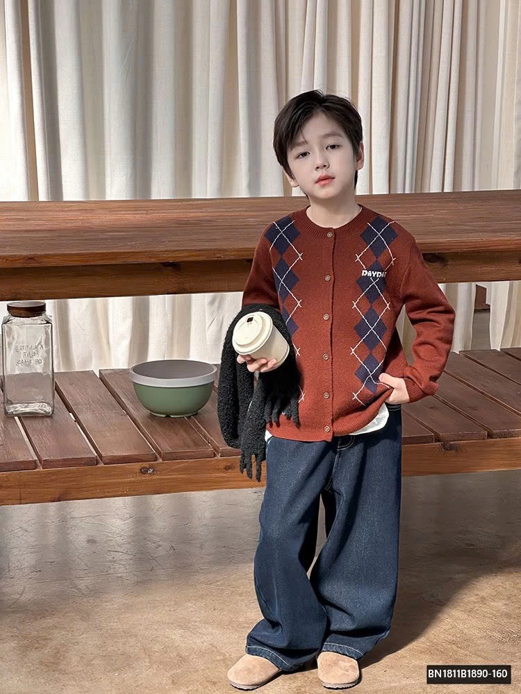 ÁO LEN QUẢ TRÁM AMBB