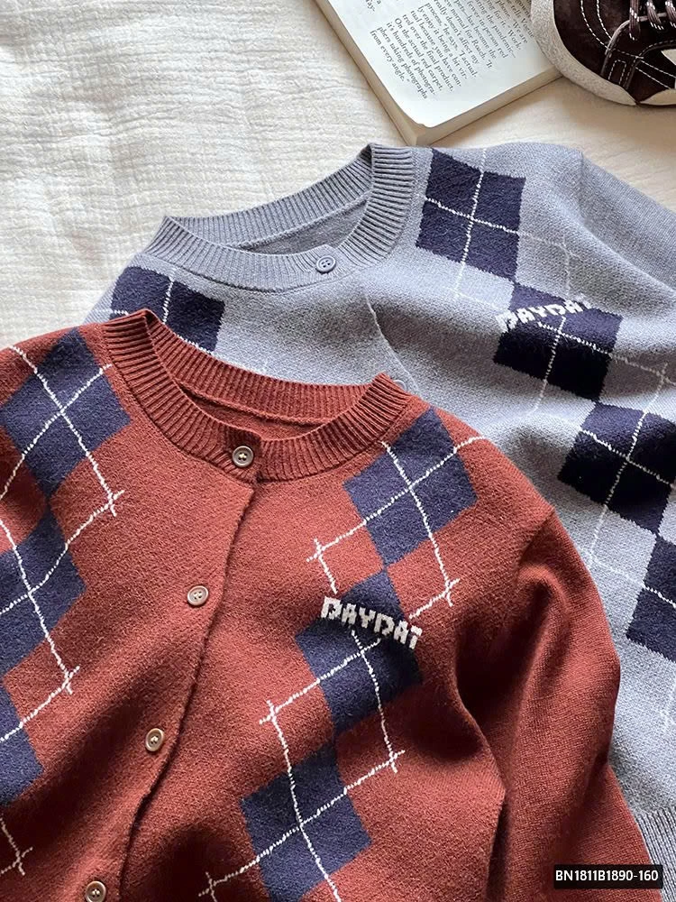 ÁO LEN QUẢ TRÁM AMBB