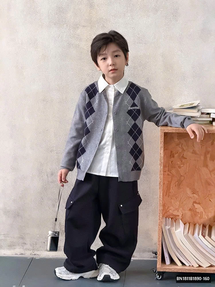 ÁO LEN QUẢ TRÁM AMBB