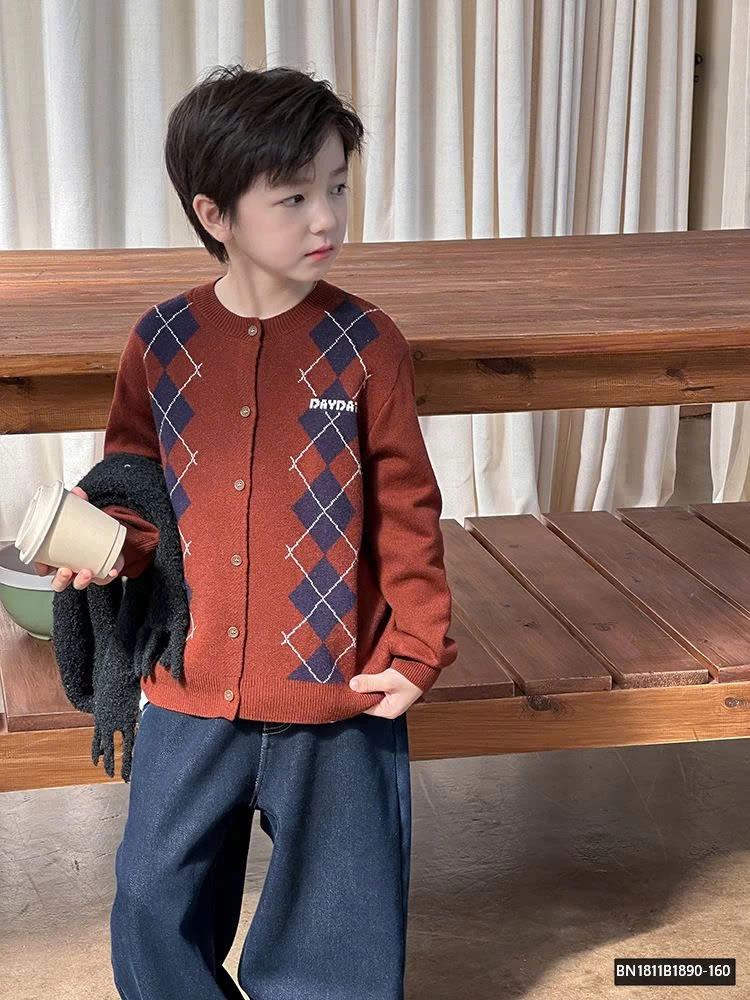 ÁO LEN QUẢ TRÁM AMBB