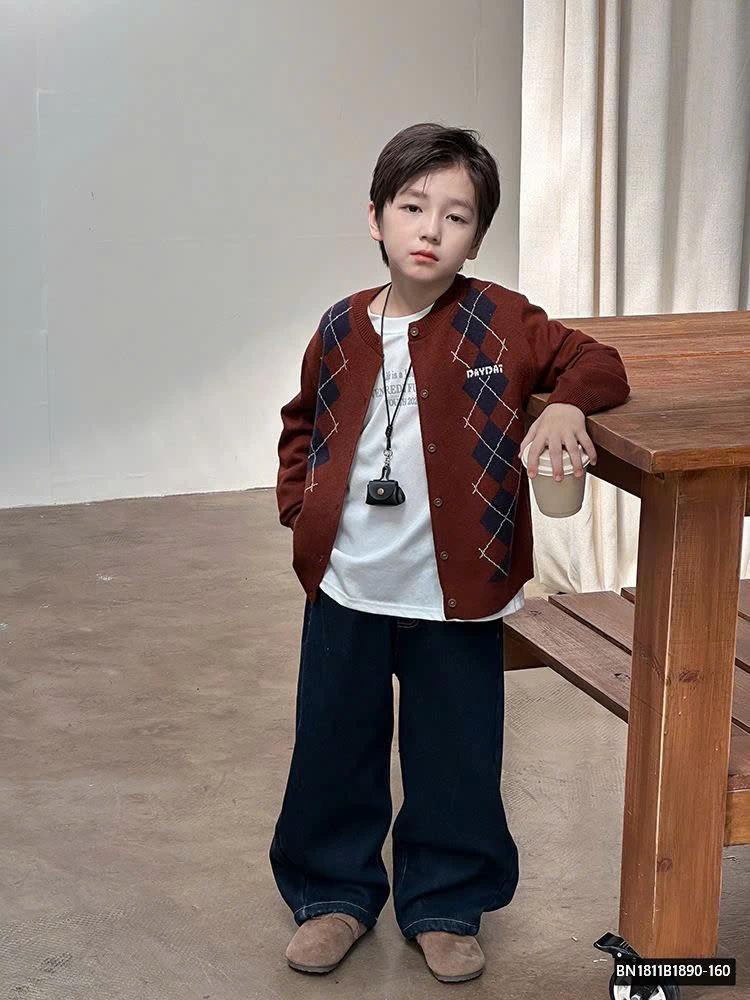 ÁO LEN QUẢ TRÁM AMBB