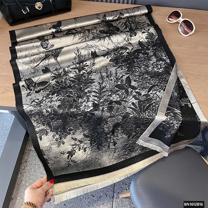 KHĂN CHOÀNG GIẢ LỤA HỌA TIẾT BƯỚM