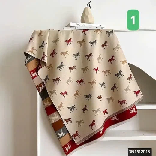 KHĂN CHOÀNG HỌA TIẾT NGỰA