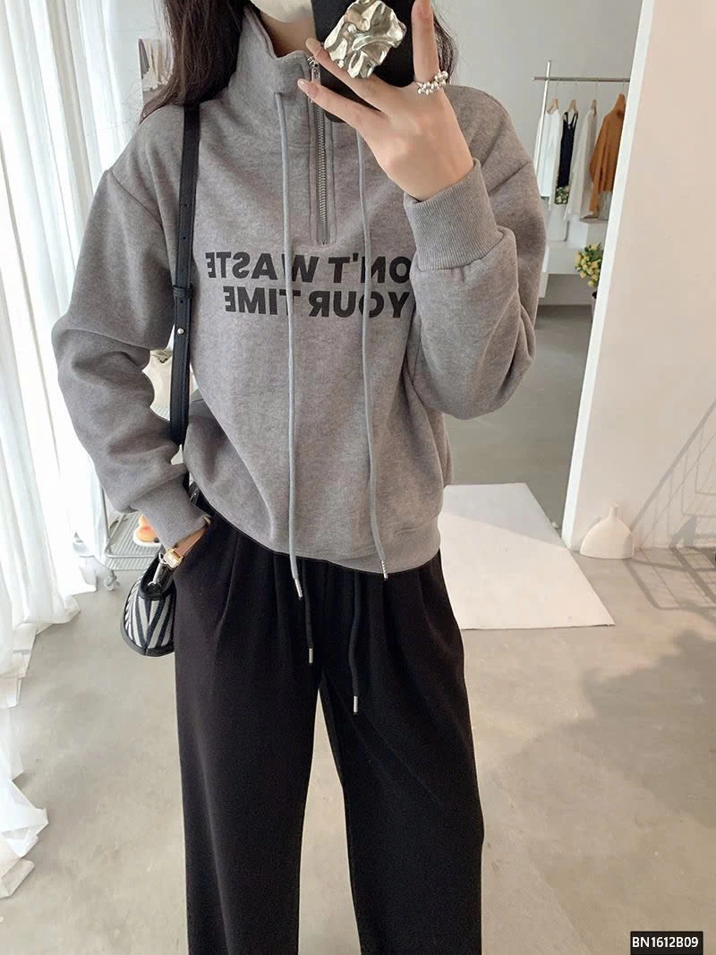 ÁO NỈ CHỮ LÓT LÔNG CỔ KHÓA