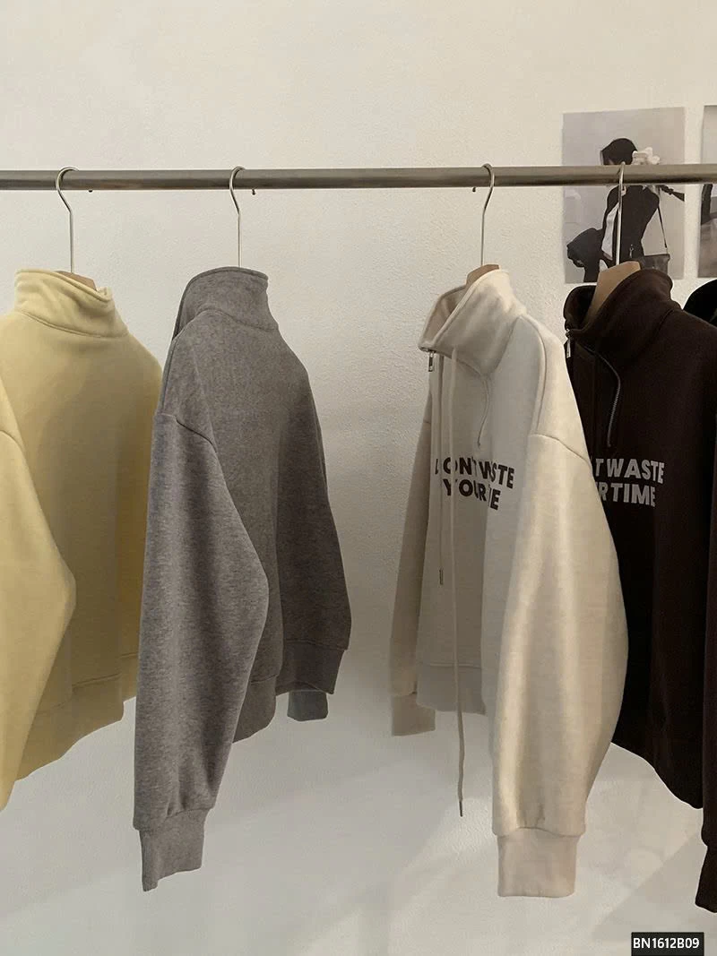 ÁO NỈ CHỮ LÓT LÔNG CỔ KHÓA