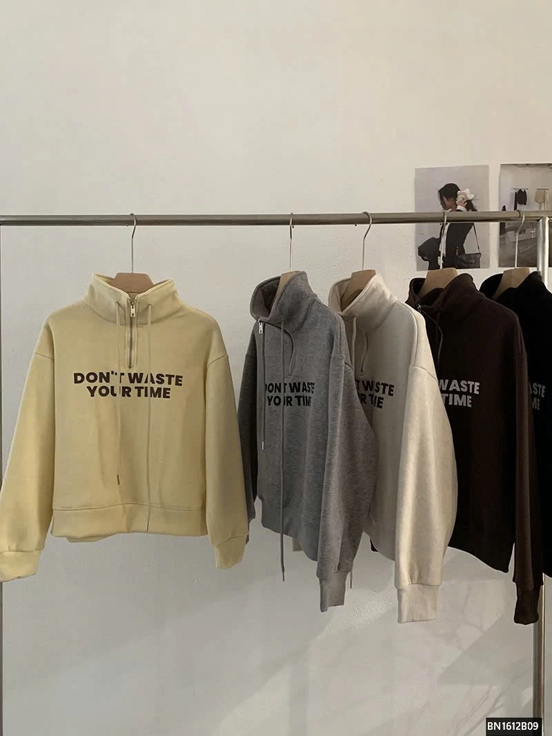 ÁO NỈ CHỮ LÓT LÔNG CỔ KHÓA