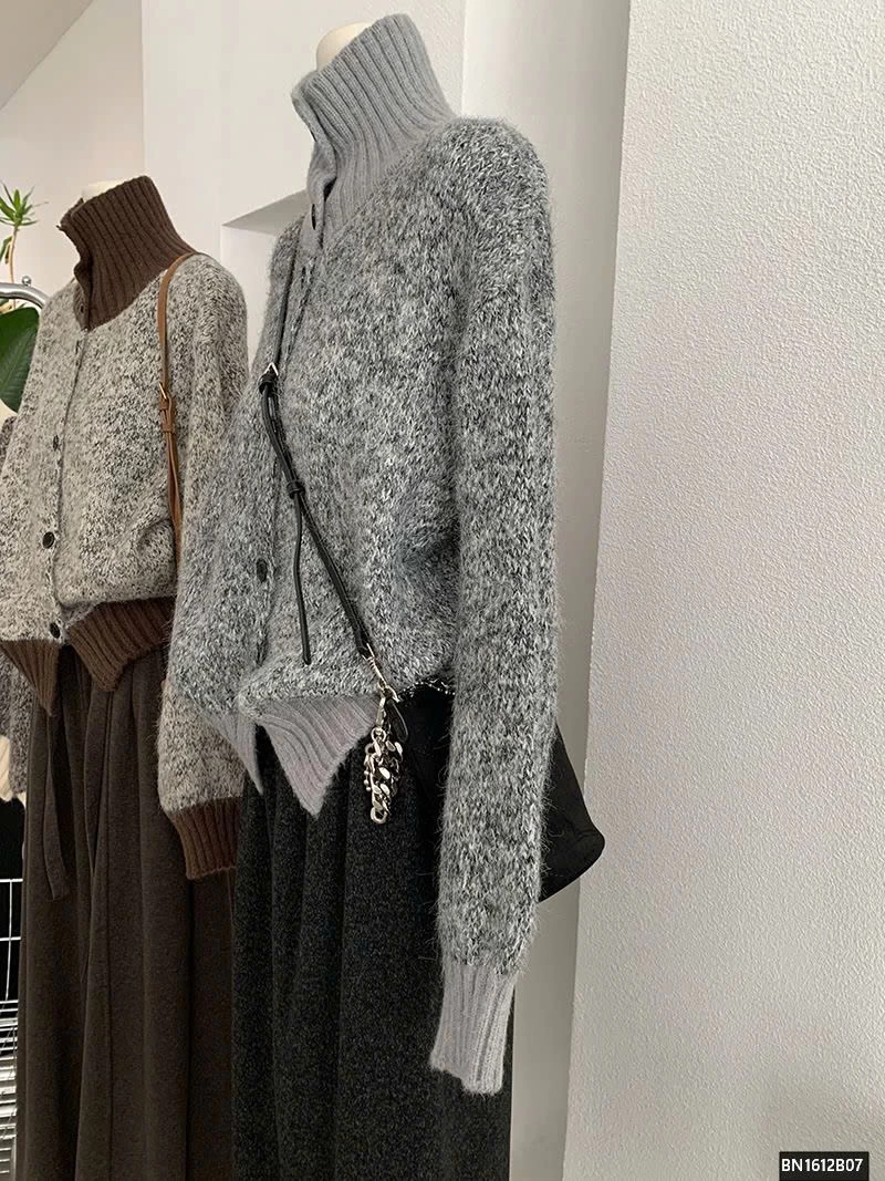 ÁO LEN LÔNG PHỐI CỔ CAO ĐÓNG CÚC