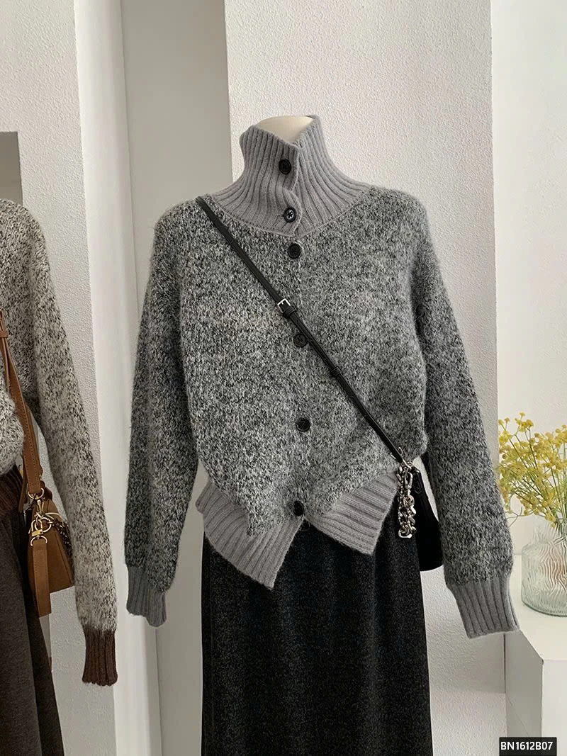 ÁO LEN LÔNG PHỐI CỔ CAO ĐÓNG CÚC