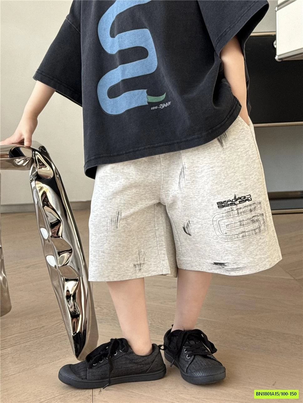 SHORT THÊU VÁ CHỮ SNIDOLS