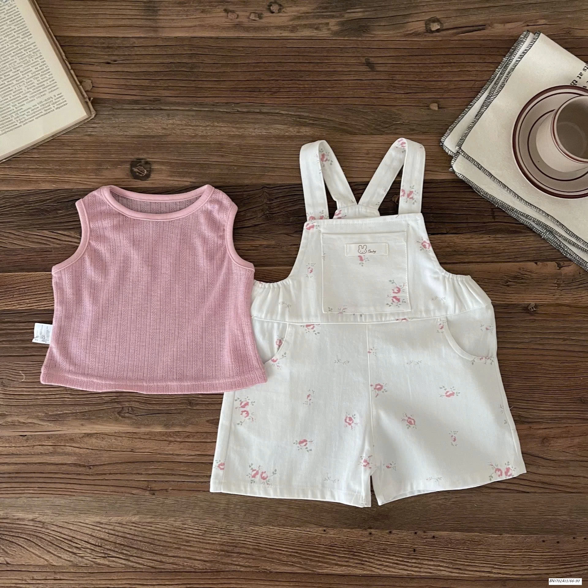 SÉT YẾM THỎ ÁO HỒNG