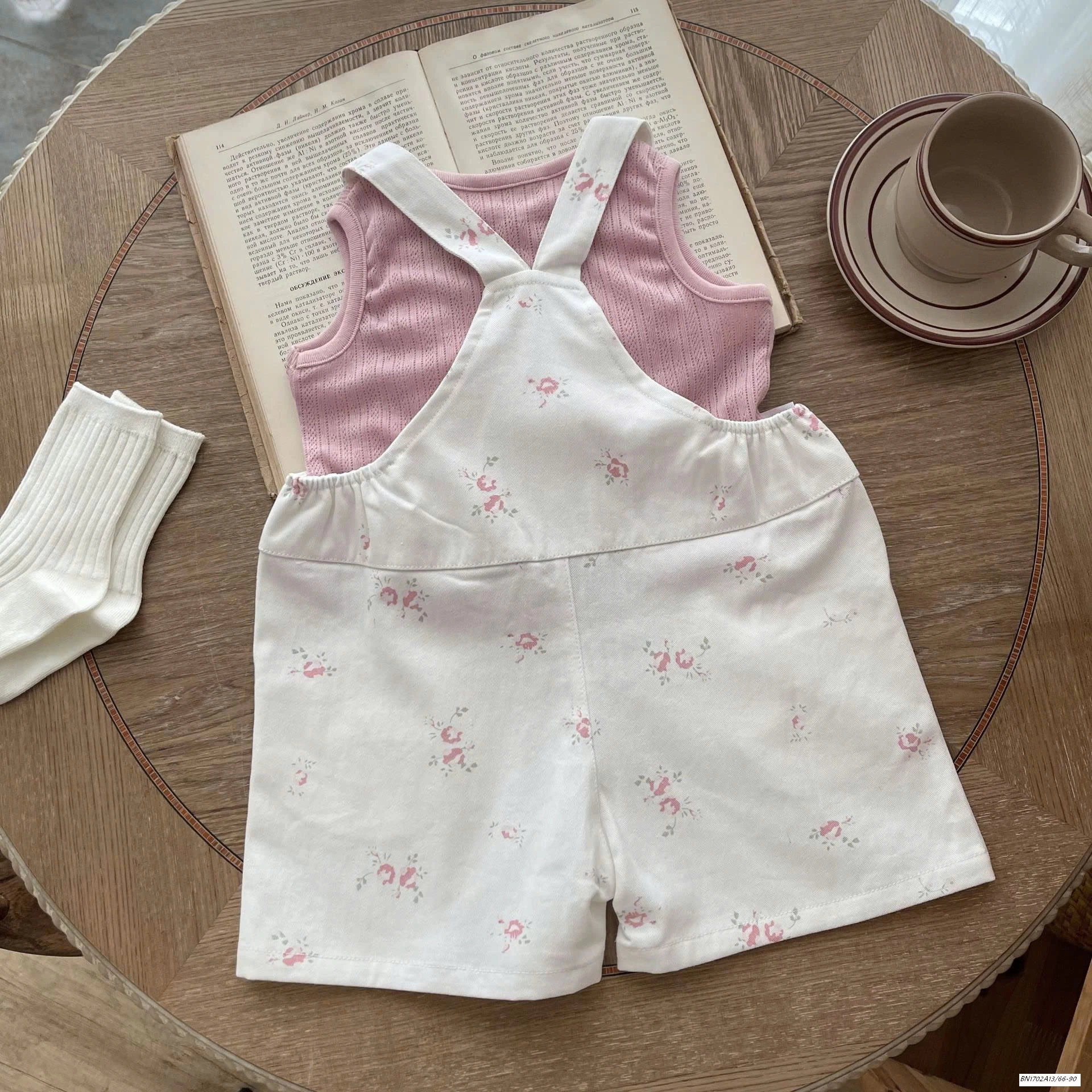 SÉT YẾM THỎ ÁO HỒNG