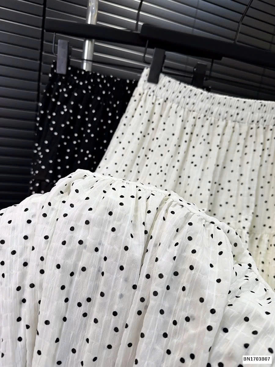 CHÂN VÁY CHẤM BI TQXK