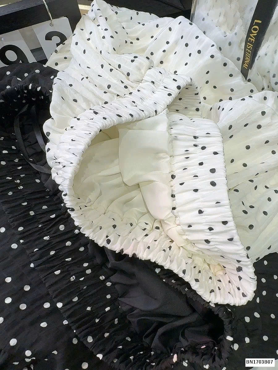 CHÂN VÁY CHẤM BI TQXK