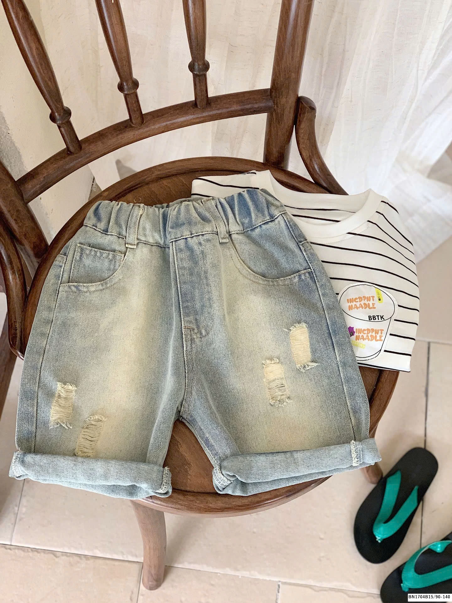 QUẦN SHORT JEAN CHỮ B