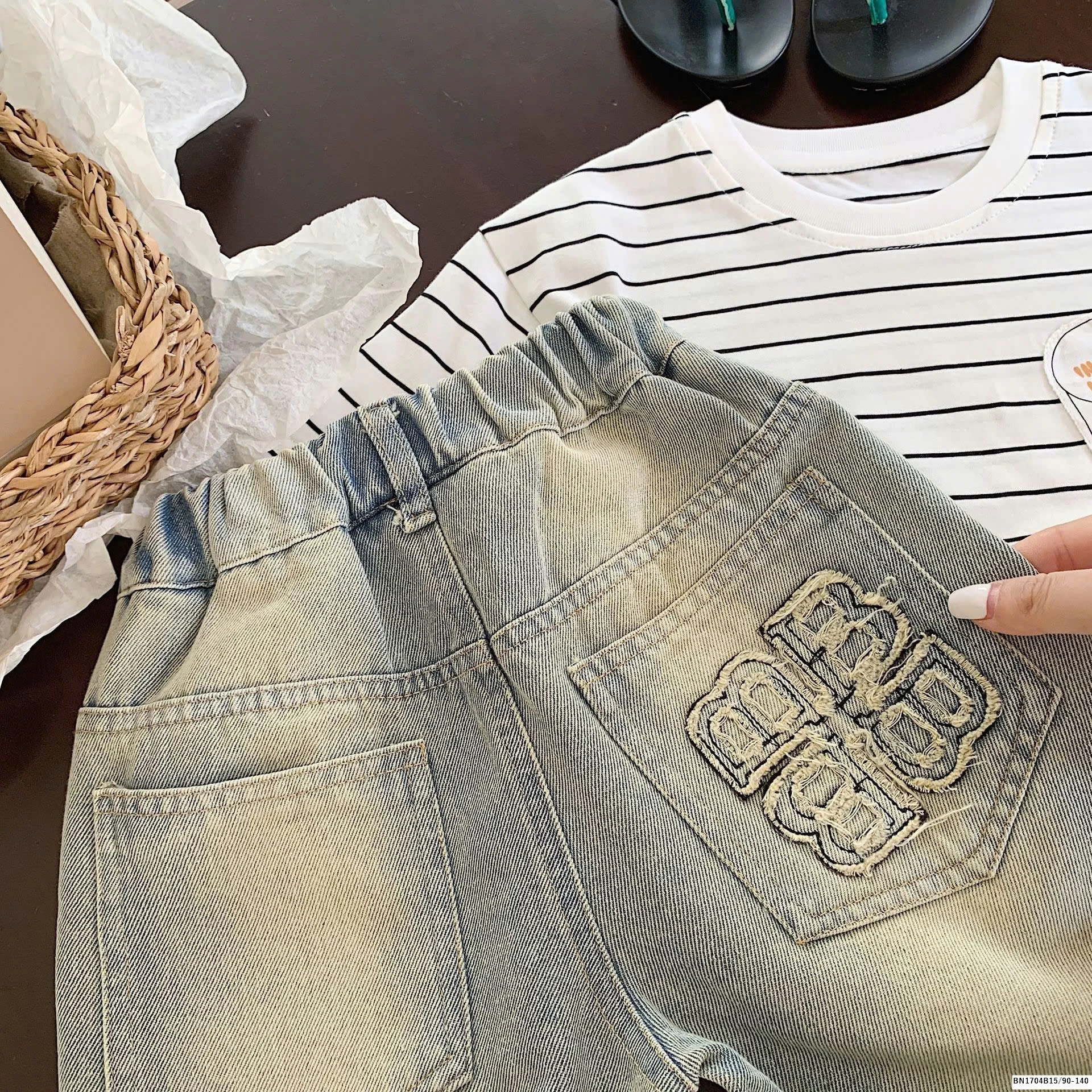 QUẦN SHORT JEAN CHỮ B