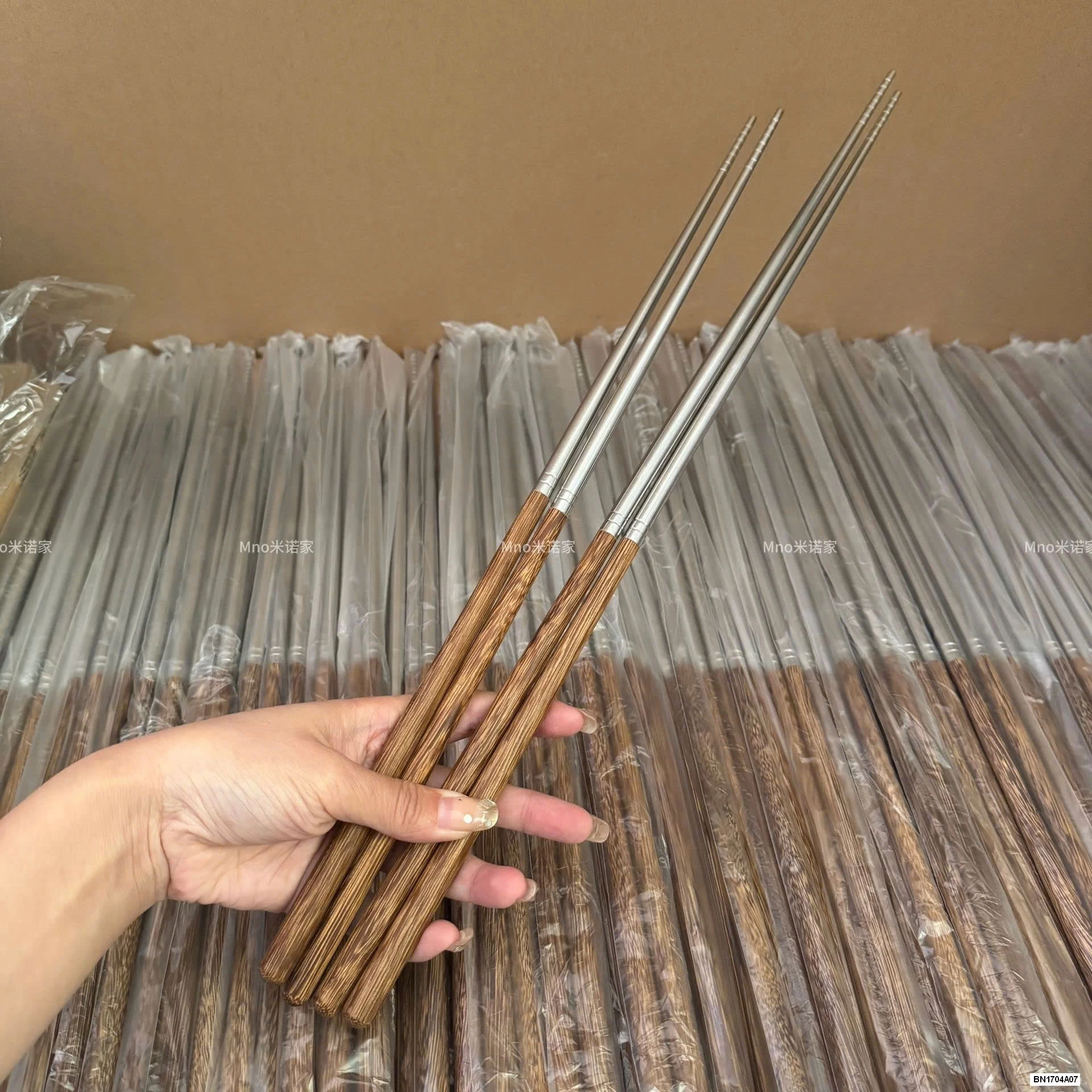 SÉT 2 ĐÔI ĐŨA NẤU INOX CÁN GỖ