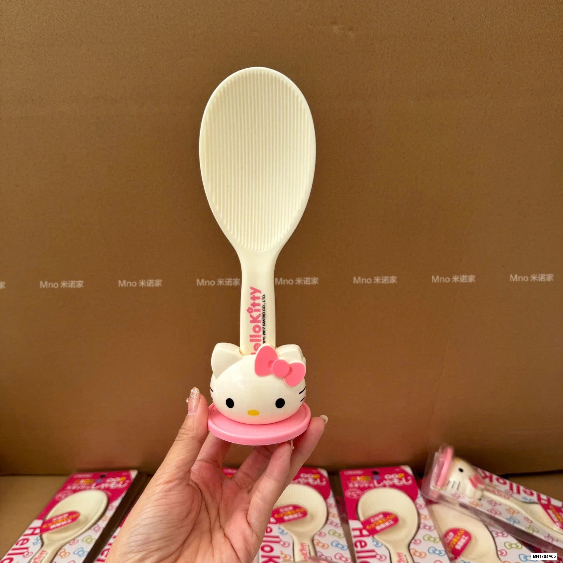 MUÔI CỚI CƠM KITTY CHỐNG DÍNH